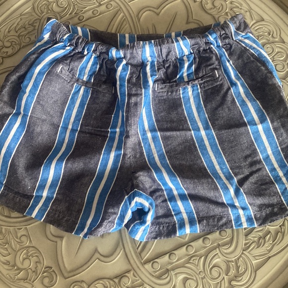 Linen shorts - super cute shorty shorts! Medium - Picture 2 of 4